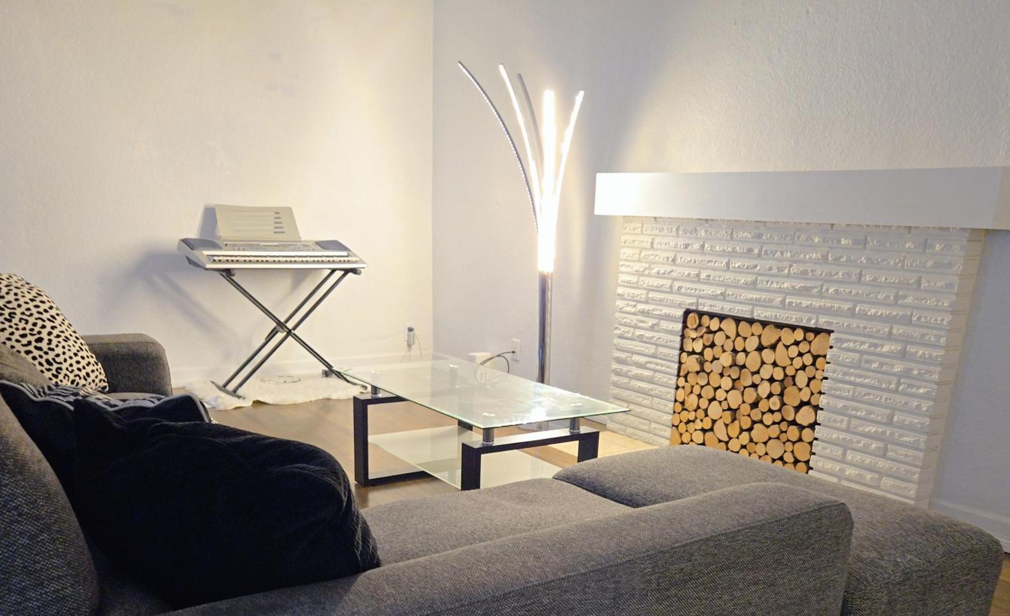 Cozy Stylish Black & White Design Room In The Heart Of Vancouver! Private Parking, Self Check-In & Just 4 Mins To Metrotown! Esterno foto